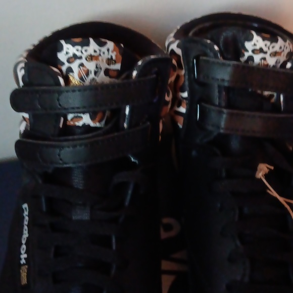 SOLD Women's black and animal print Reebok high top sneakers. Size 7. In box. - Picture 3 of 5
